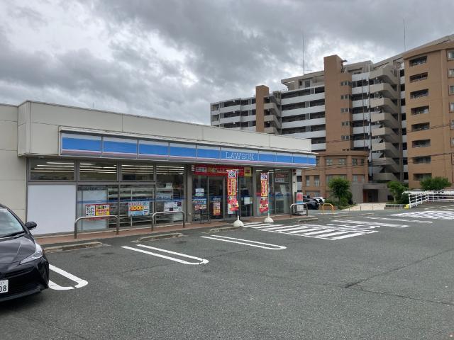 ローソン福津花見が丘一丁目店：383m
