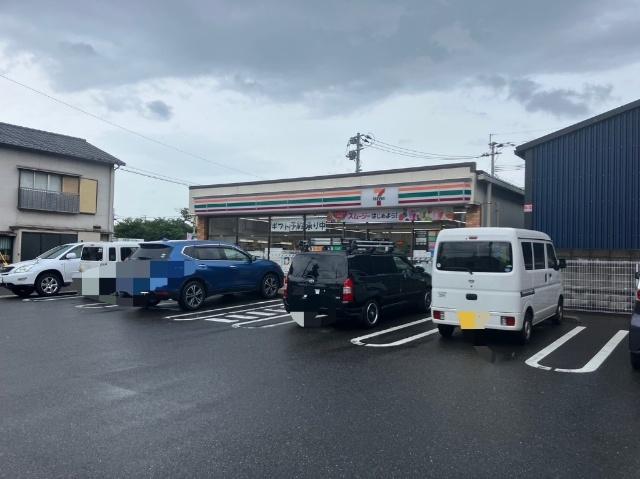セブンイレブン戸畑境川店：621m