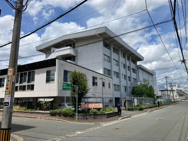 福岡市博多図書館：1276m