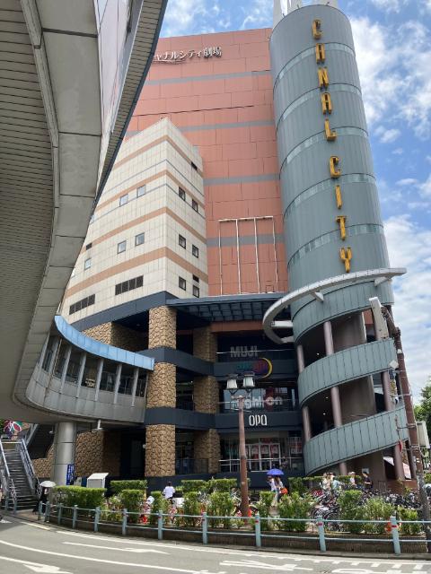 ライトオンキャナルシティ博多店：789m