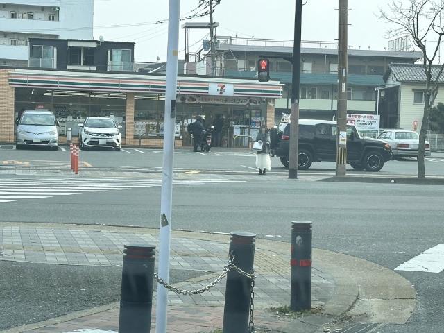 セブンイレブン博多吉塚1丁目店：422m