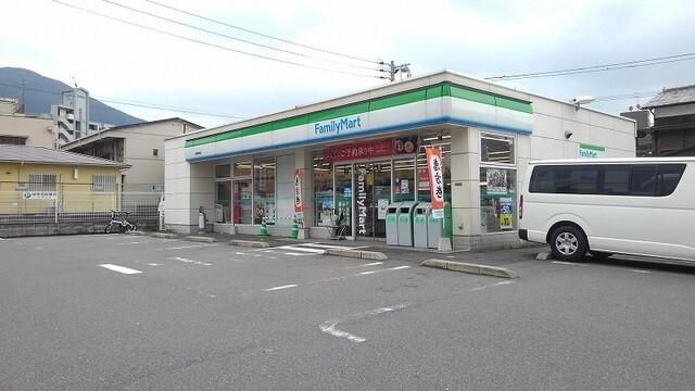 ファミリーマート小倉熊本店：243m
