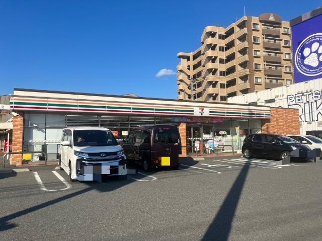 セブンイレブン小倉葛原東4丁目店：191m