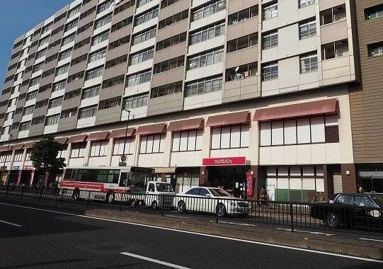 マックスバリュ三萩野店：559m