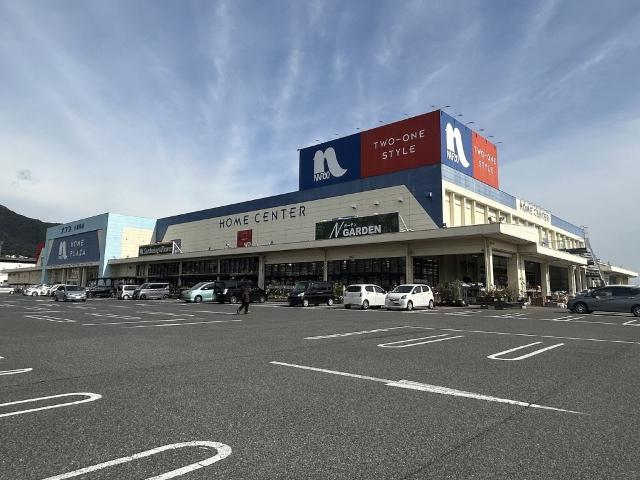 ホームプラザナフコ小倉南店：811m
