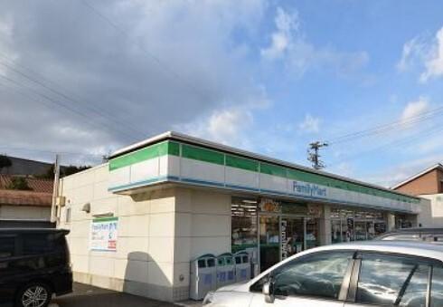 ファミリーマート小倉南丘店：936m