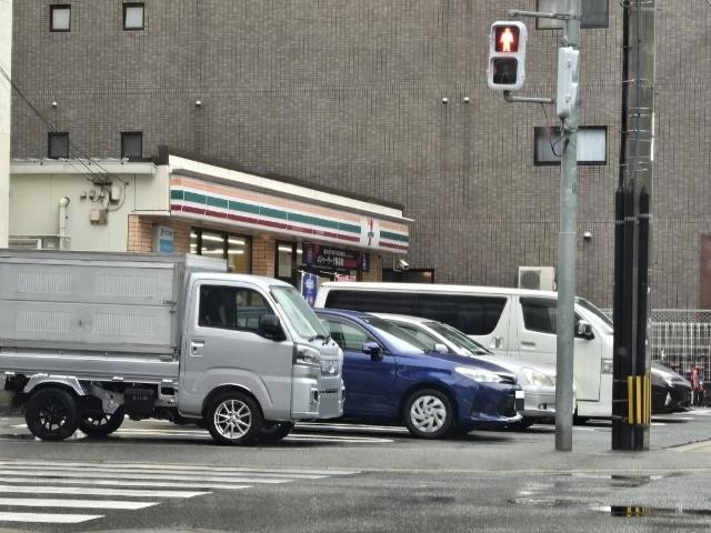 セブンイレブン博多美野島1丁目店：206m