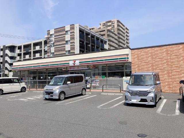 セブンイレブン小倉錦ケ丘店：119m