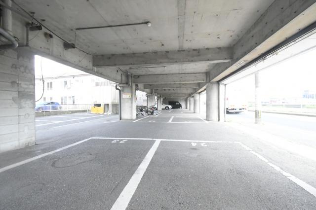 ボナール久 駐車場