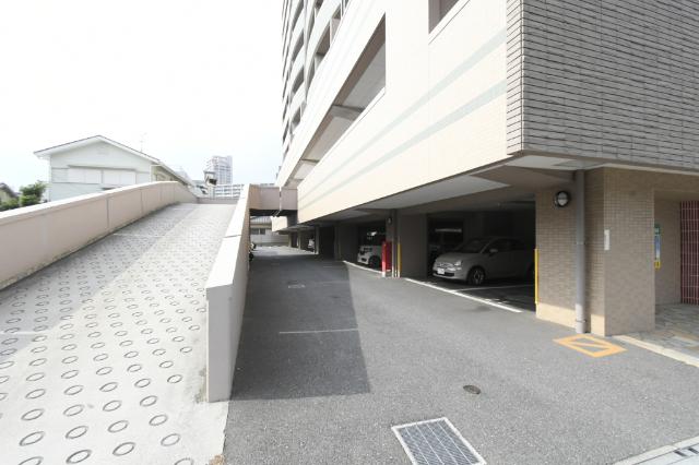 北九州市小倉北区三萩野マンション 駐車場