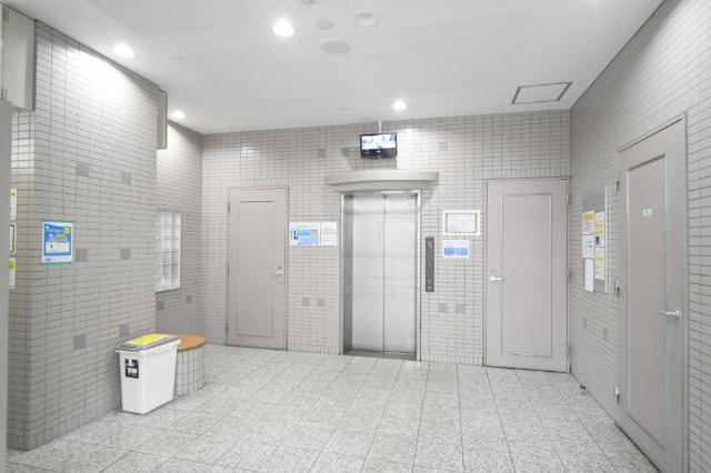 オールセインツ ロビー
