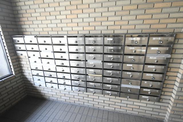 第10岡部ビル エントランス