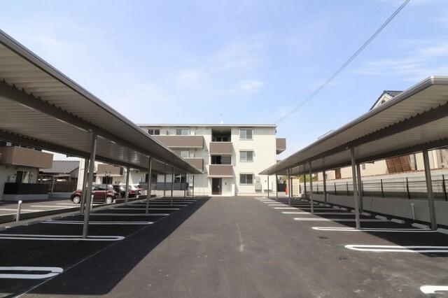 Ariga 10　D棟 駐車場