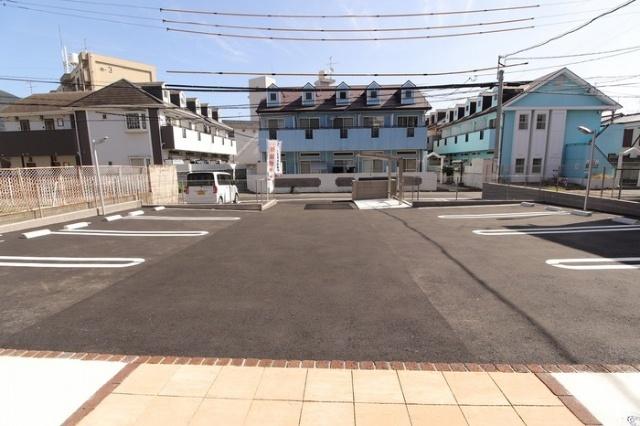 グランメゾン城野 駐車場