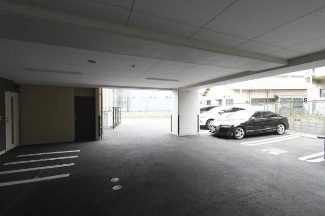アミュゼ城野 駐車場