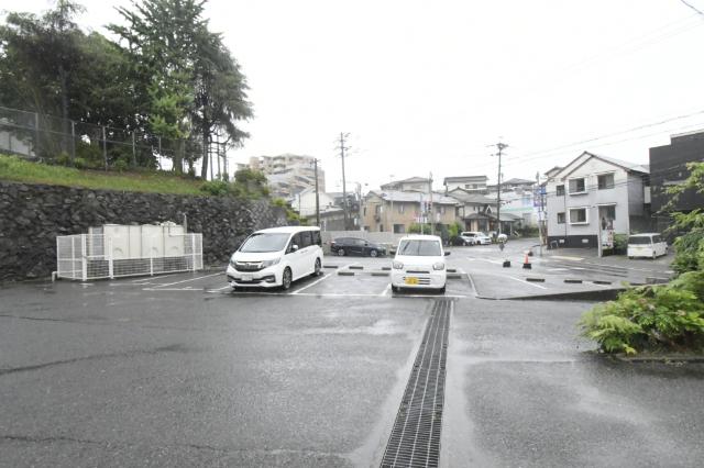 サンヒルズ守恒 駐車場