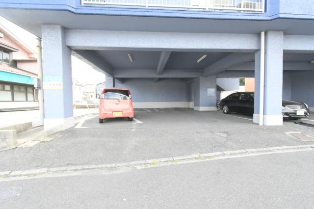 有田興産ビル 駐車場