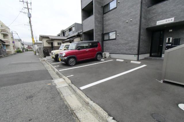 Ellina貴船Ⅲ 駐車場