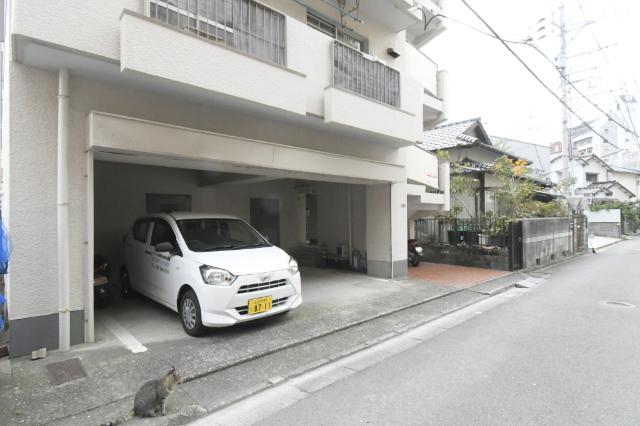 三萩野清原ビル 駐車場
