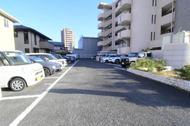 ハーベスト守恒 駐車場