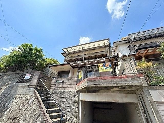 ハワイアンハウス光町 エントランス