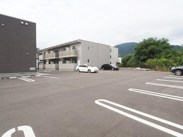 北九州市小倉南区葛原東アパート 駐車場