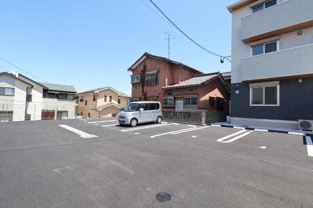 北九州市小倉北区泉台アパート 駐車場