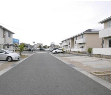 パストラーレ潤崎　C棟 駐車場