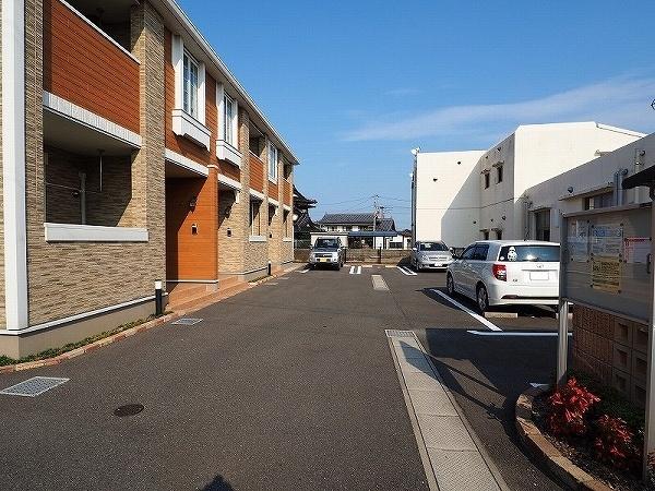 北九州市小倉南区上葛原アパート 駐車場