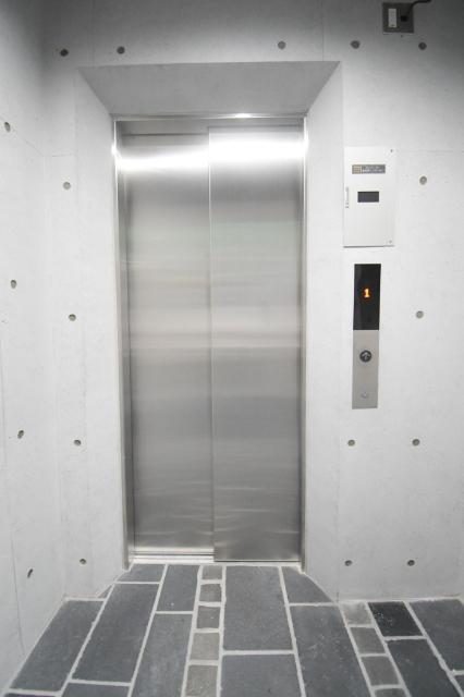 THE APARTMENT 開 共有部分