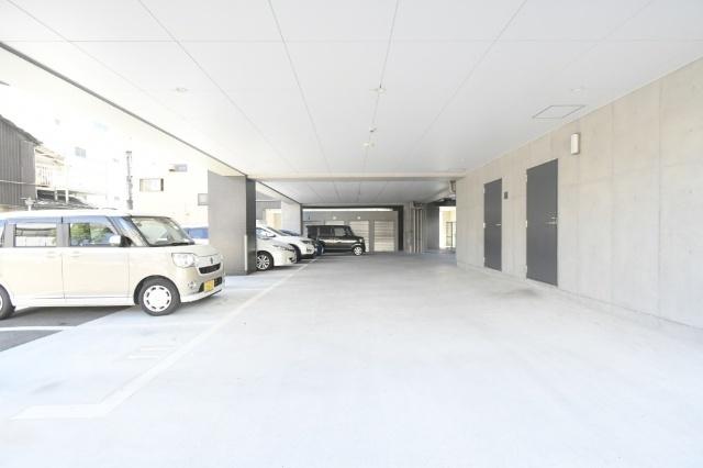 Studie TOBIHATA 駐車場