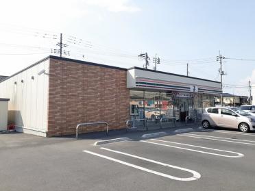 セブンイレブン中田町加賀野店：76m