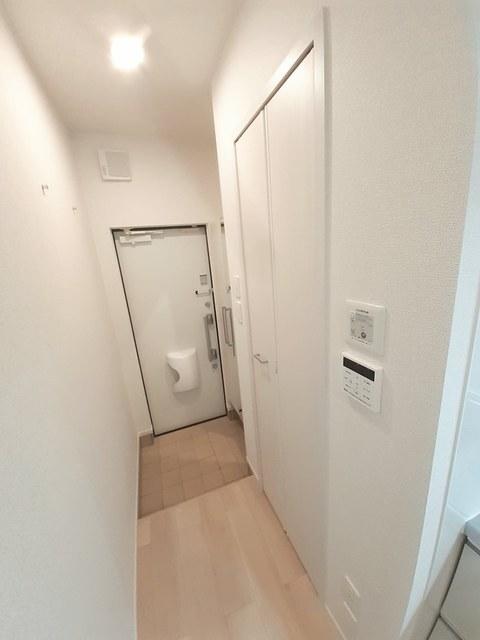 エクセレント赤井（102） 玄関