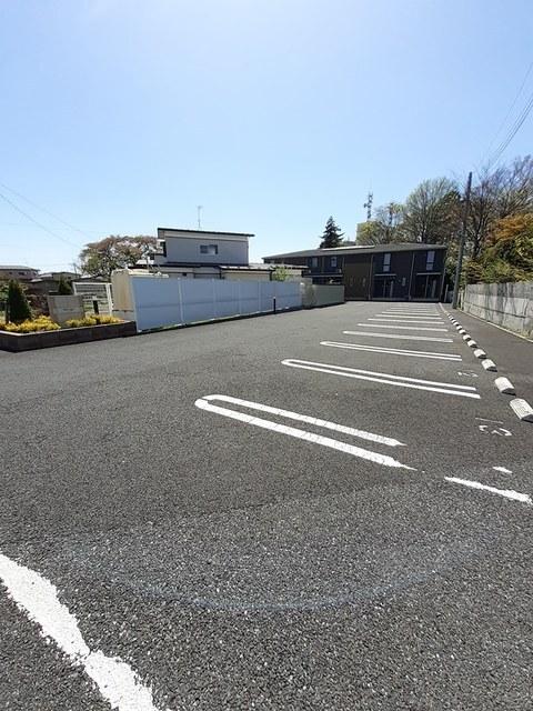 ベルジュ（102） 駐車場