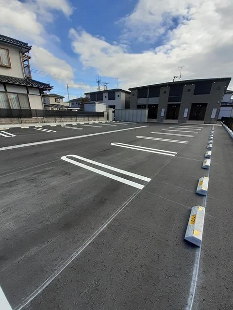 ＣＬＯＶＥ　ー　Ⅱ（101） 駐車場