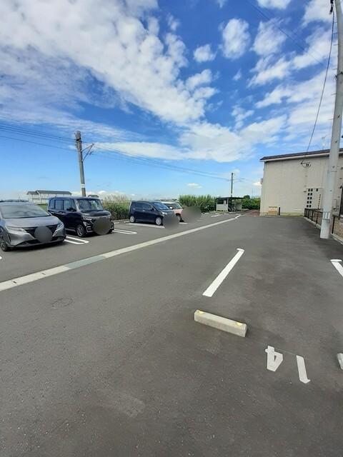 楓の樹（103） 駐車場