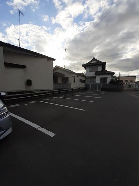 サニー凛（202） 駐車場