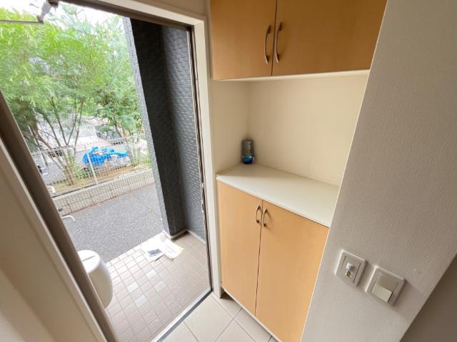 プレジールＢ 玄関