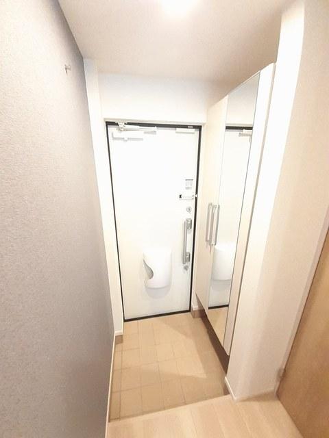 グラースⅡ（101） 玄関