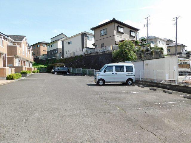 グランデュールⅡ（102） 駐車場