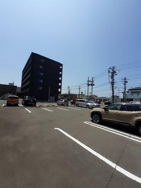 クレアトゥール（204） 駐車場