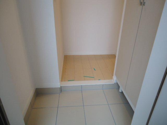 メルヴェーユ新橋Ｃ 玄関