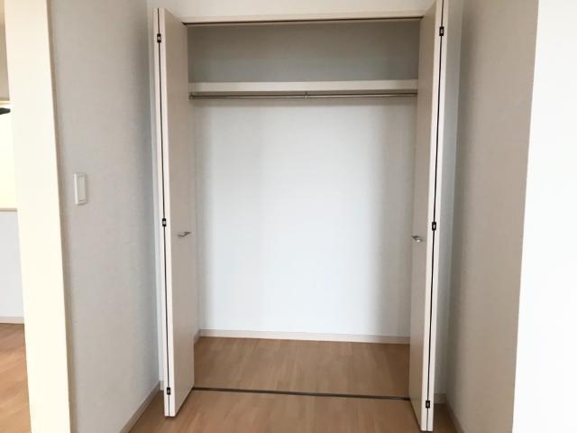 クリスタル・ヤモト 部屋画像