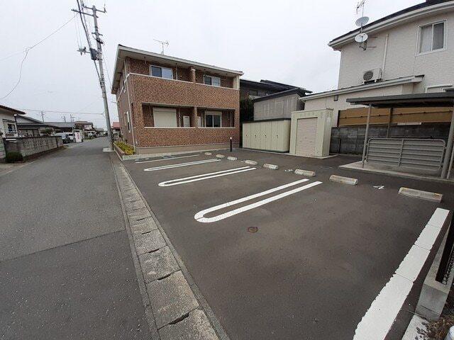 樹（101） 駐車場