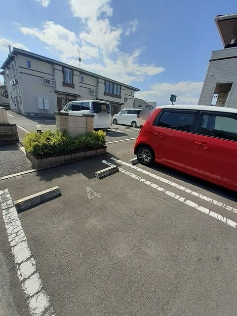 ジェルメ　ドゥ（102） 駐車場