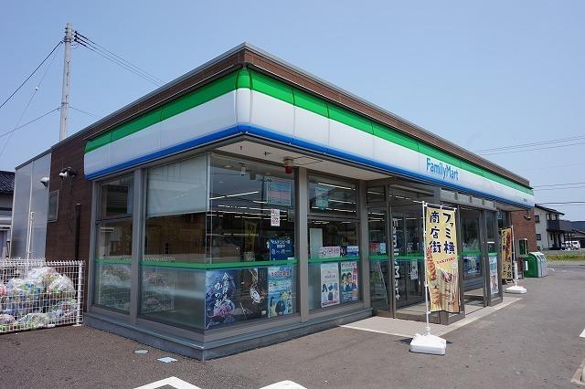 ファミリーマート渡波栄田店：300m
