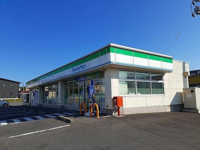 ファミリーマート小牛田素山町店：550m