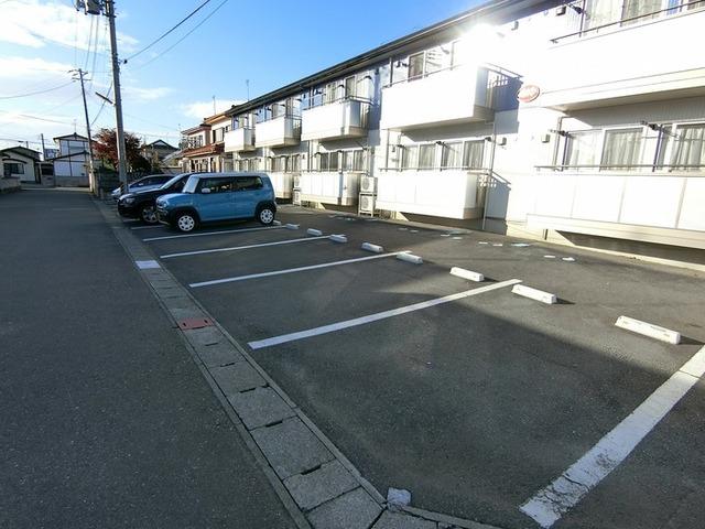 グランシャリオ・フォルテ（203） 駐車場