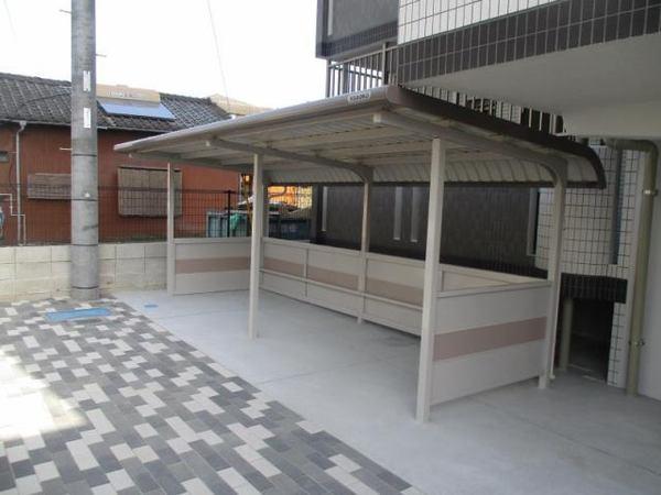 レジデンスけやき（302） 駐車場