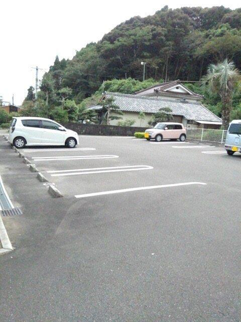 Ｓｙｍｐｏｎｙ　華久咲　Ｂ（101） 駐車場